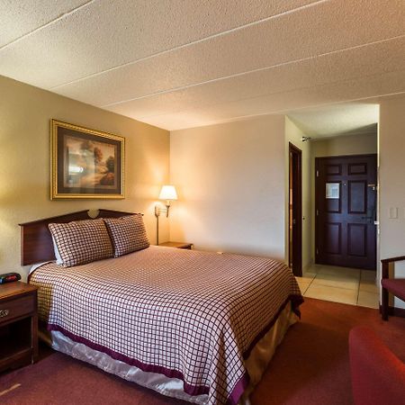 Rodeway Inn Norfolk Εξωτερικό φωτογραφία