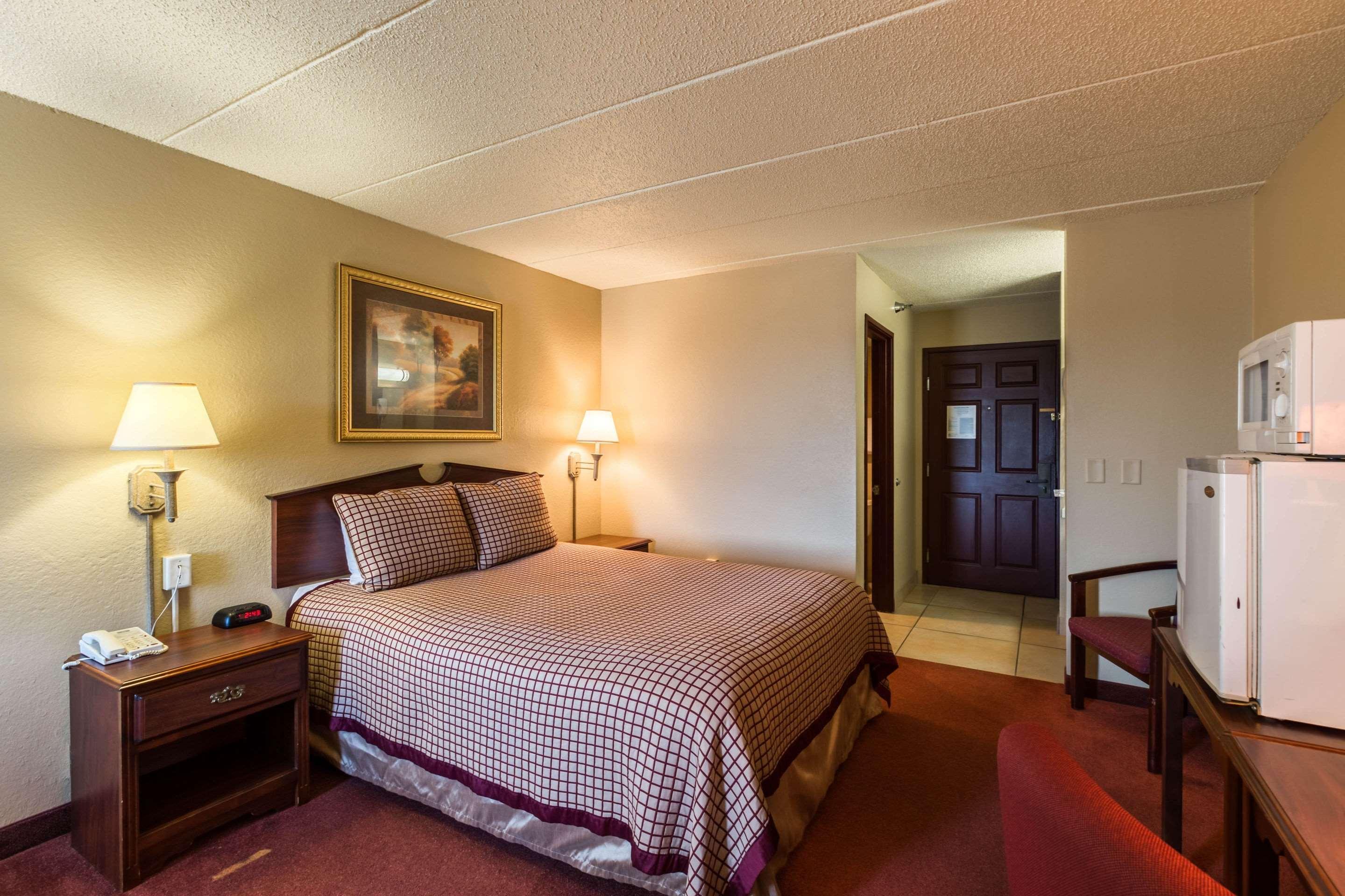 Rodeway Inn Norfolk Εξωτερικό φωτογραφία
