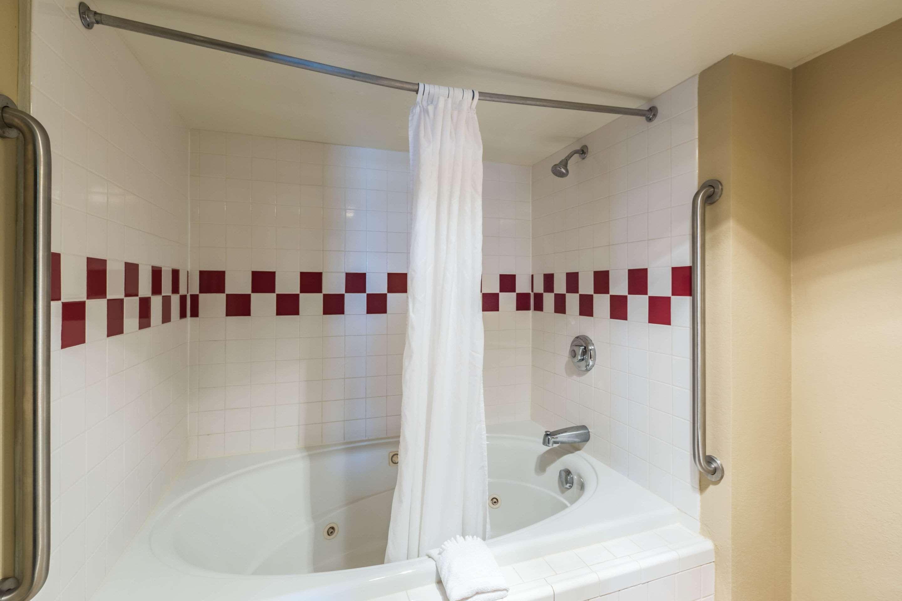 Rodeway Inn Norfolk Εξωτερικό φωτογραφία