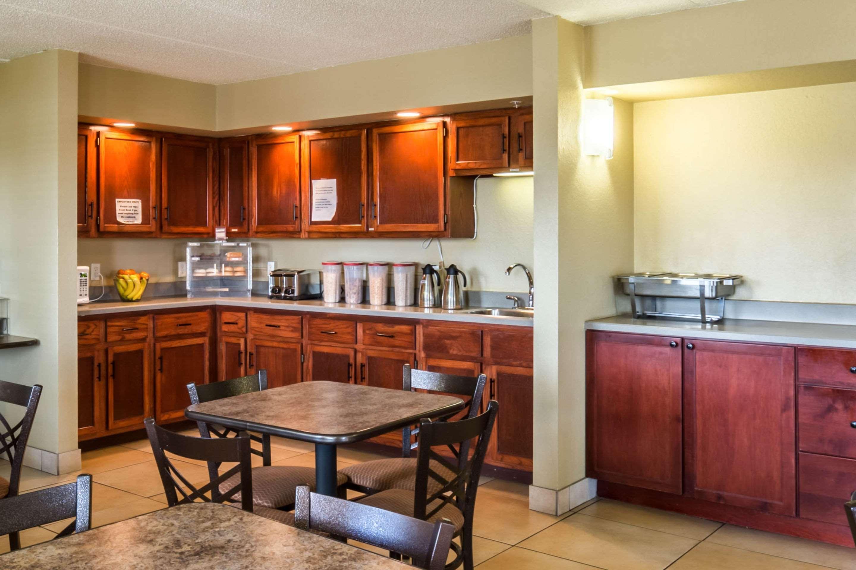 Rodeway Inn Norfolk Εξωτερικό φωτογραφία