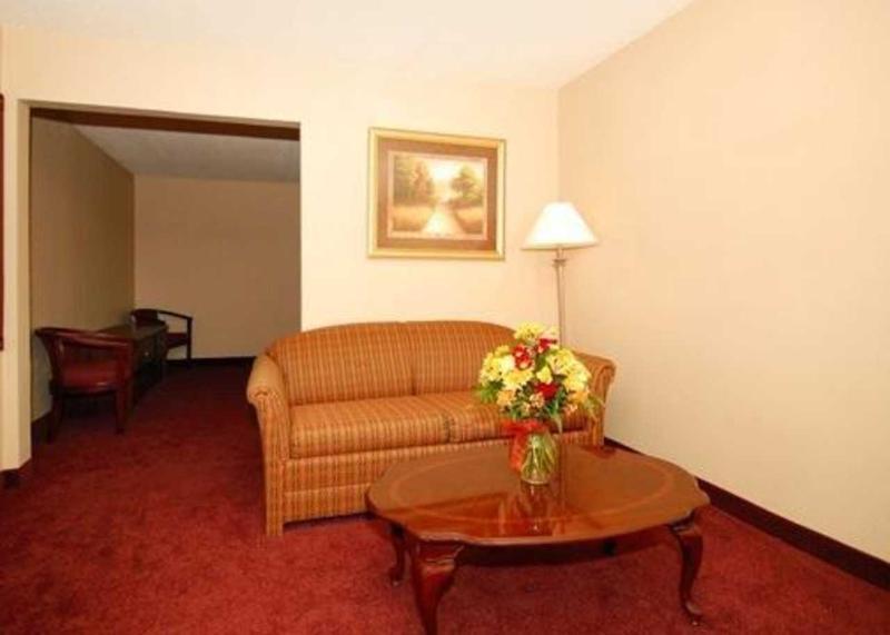 Rodeway Inn Norfolk Εξωτερικό φωτογραφία